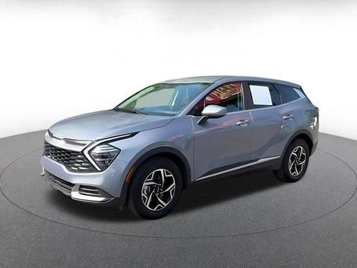 Everlasting Silver 2025 Kia Sportage LX