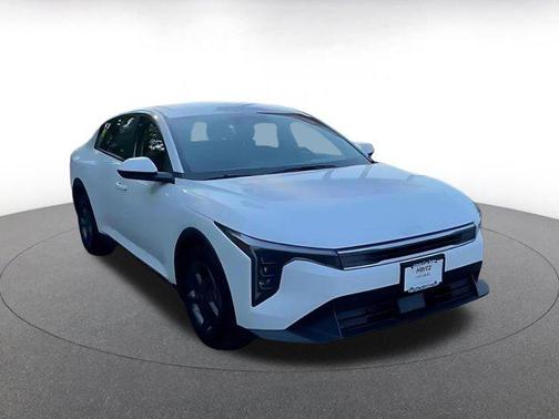 Snow White Pearl 2025 Kia K4 LXS