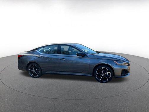 2025 Nissan Altima SR FWD