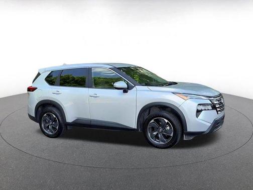 Brilliant Silver Metallic 2025 Nissan Rogue SV
