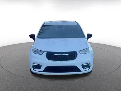 2025 Chrysler Pacifica L