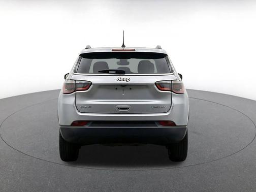 Silver Zynith Metallic Clearcoat 2025 Jeep Compass Limited