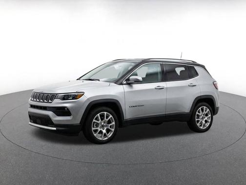 Silver Zynith Metallic Clearcoat 2025 Jeep Compass Limited
