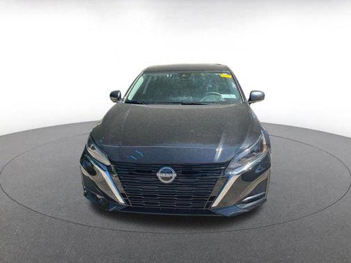 Super Black 2025 Nissan Altima SV FWD