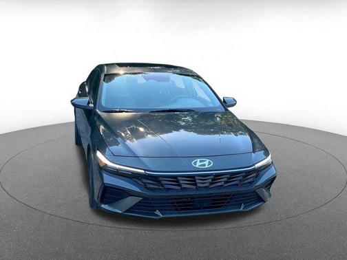 2025 Hyundai ELANTRA SEL