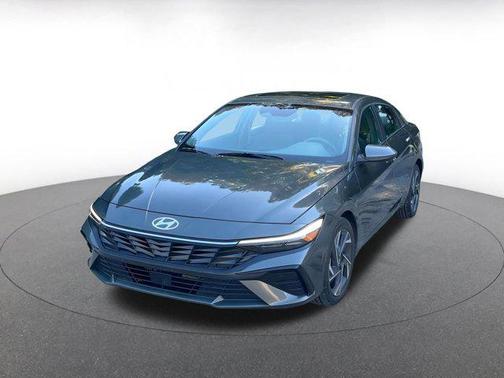 2025 Hyundai ELANTRA SEL
