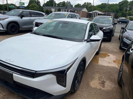 Snow White Pearl 2025 Kia K4 LXS