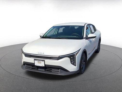 Snow White Pearl 2025 Kia K4 LXS