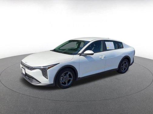 Snow White Pearl 2025 Kia K4 LXS