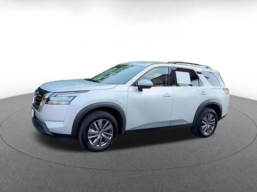Brilliant Silver Metallic 2025 Nissan Pathfinder SV FWD