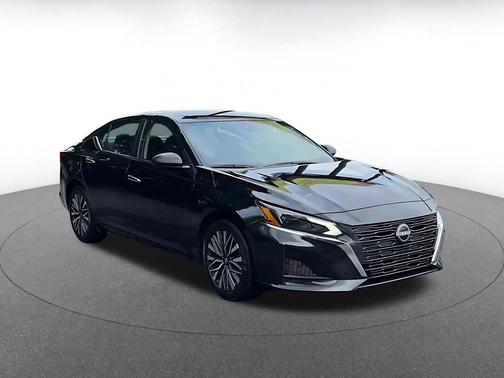 Super Black 2025 Nissan Altima SV FWD