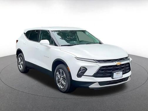 Summit White 2025 Chevrolet Blazer 2LT