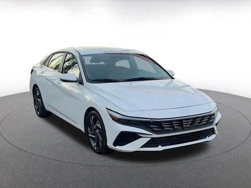 2025 Hyundai ELANTRA SEL