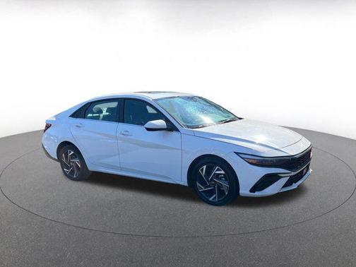 2025 Hyundai ELANTRA SEL