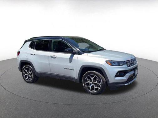 Silver Zynith Metallic Clearcoat 2025 Jeep Compass Limited