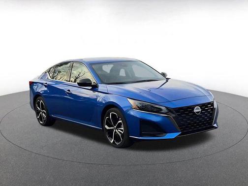 2025 Nissan Altima SR FWD