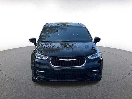 2025 Chrysler Pacifica L