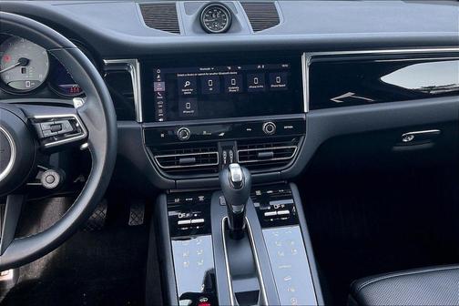 2022 Porsche Macan S