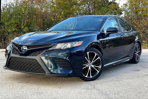 2020 Toyota Camry Hybrid SE