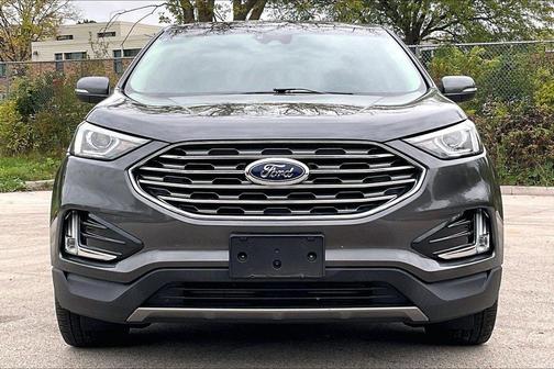 Magnetic 2019 Ford Edge Titanium