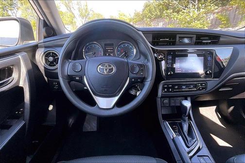 Super White 2018 Toyota Corolla LE