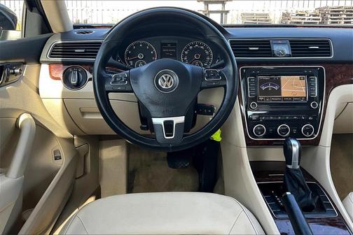 2012 Volkswagen Passat 2.5 SEL