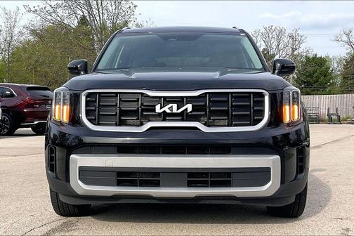 Ebony Black 2024 Kia Telluride S