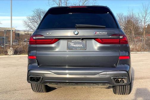 2022 BMW X7 M50i