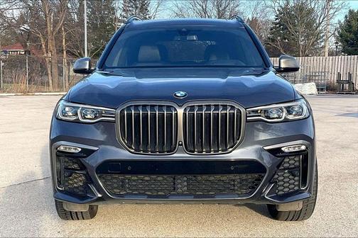2022 BMW X7 M50i