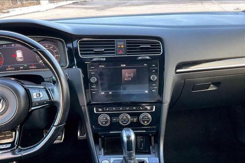 2018 Volkswagen Golf R DCC & Navigation 4Motion