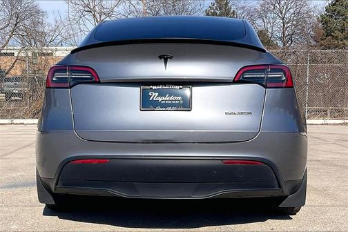 2024 Tesla Model Y Long Range