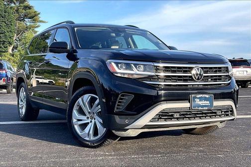 Deep Black Pearl Effect 2022 Volkswagen Atlas 3.6L V6 SE w/Technology