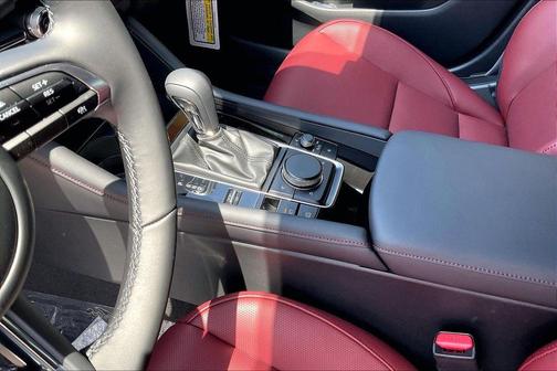 Snowflake White Pearl 2026 Mazda Mazda3 2.5 S Carbon Edition