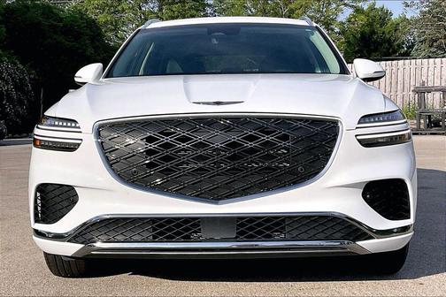 Alta White 2026 Genesis GV70 2.5T