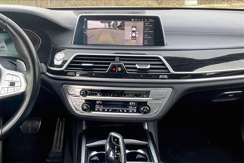 2022 BMW 750 750i xDrive