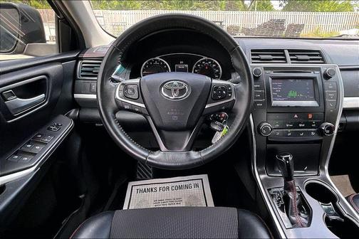 Midnight Black Metallic 2017 Toyota Camry SE