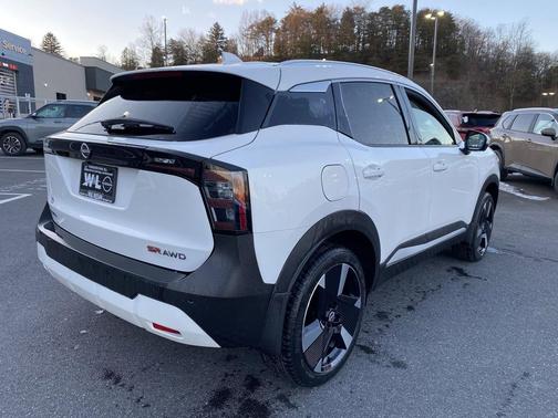 2025 Nissan Kicks SR