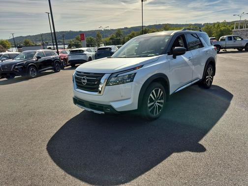 2025 Nissan Pathfinder Platinum 4WD