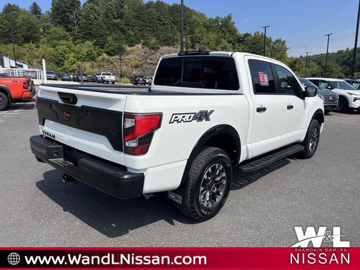 2024 Nissan Titan PRO-4X