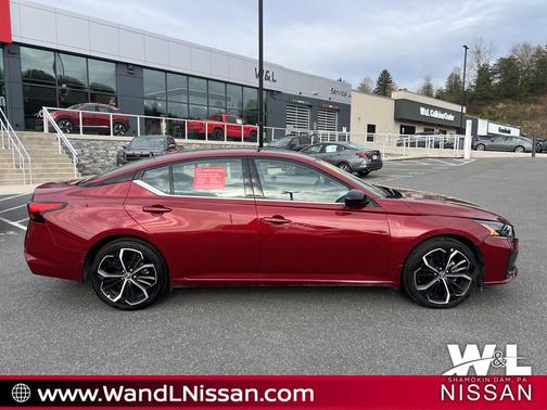 2025 Nissan Altima SR FWD