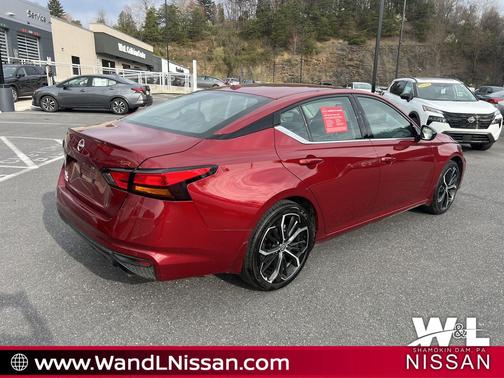 2025 Nissan Altima SR FWD