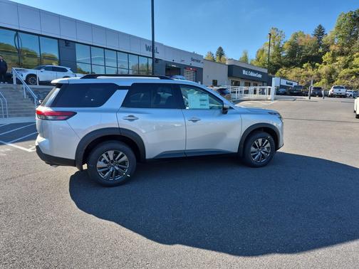 2025 Nissan Pathfinder SV 4WD