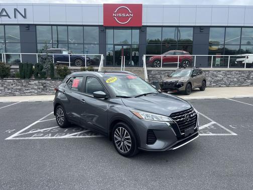 Gun Metallic 2021 Nissan Kicks SV