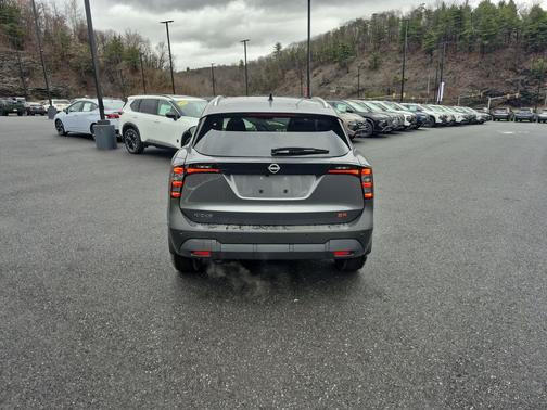 Gun Metallic 2026 Nissan Kicks SR