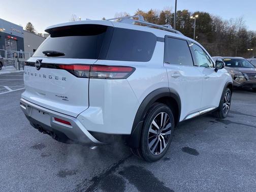 2025 Nissan Pathfinder Platinum 4WD