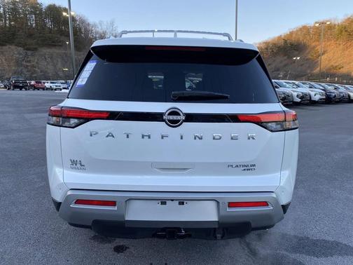 2025 Nissan Pathfinder Platinum 4WD