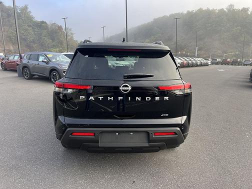 2025 Nissan Pathfinder SV 4WD