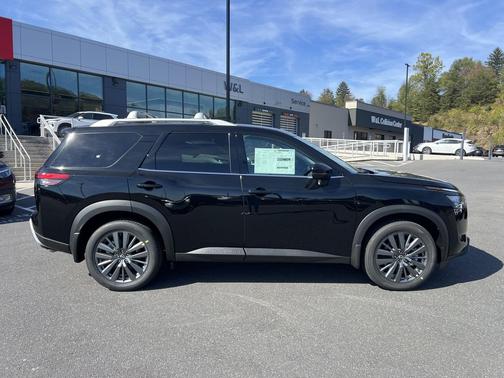 2025 Nissan Pathfinder SL 4WD