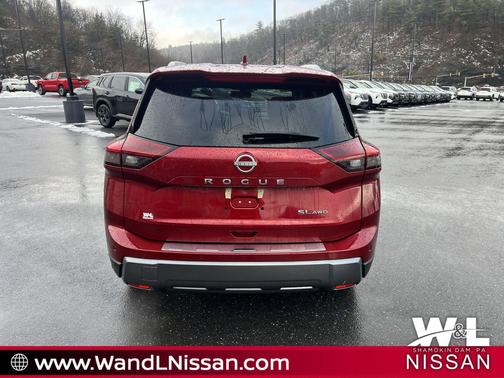 2025 Nissan Rogue SL