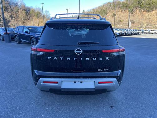 2025 Nissan Pathfinder SL 4WD